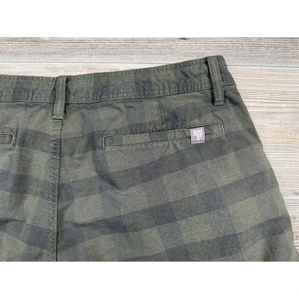 The North Face‎ Chino Shorts Mens Size 36 Green Plaid Gorpcore Hiking Outdoor